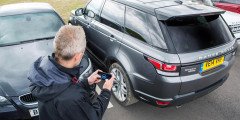 Land Rover представил внедорожник, которым можно управлять через смартфон. Фотослайдер 0