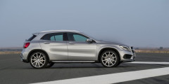 Mercedes-Benz объявил цены на GLA 45 AMG. Фотослайдер 0
