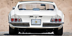 Руль по центру - Ferrari 365 P Berlinetta Speciale