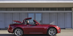 Обновленный Mazda MX-5 появится в продаже в этом месяце. Фотослайдер 0