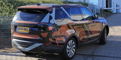 Новый Land Rover Discovery представят осенью. Фотослайдер 0