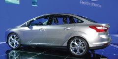 Россиянам показали новые поколения Ford Mondeo и Focus. Фотослайдер 0