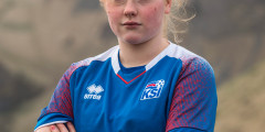 Футбол — второй по популярности вид спорта среди женщин Исландии после командной гимнастики. Женская футбольная сборная занимает 20-е место в рейтинге ФИФА из 177. В 2017 году она приняла участие в чемпионате Европы, но не вышла из группы.
