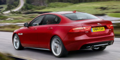 Jaguar начал производство седана XE. Фотослайдер 0