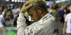 Назад в 2011-й. Почему Mercedes AMG проиграл Гран-при Сингапура. Фотослайдер 0
