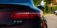 Audi S5 против Mercedes AMG E53 - Мерседес Экстерьер