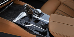 BMW представила 5-Series нового поколения. Фотослайдер 3