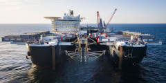 Pioneering Spirit — крупнейшее в мире судно для монтажа и перевозки морских платформ, а также укладки подводных трубопроводов.

Оно было построено в Южной Корее в 2011–2014 годах.

Длина судна составляет 382 м, ширина — 124 м. Pioneering Spirit оснащено краном грузоподъемностью 5 тыс. т. До работы над «Северным потоком-2» оно демонтировало производственный блок весом 13,5 тыс. т у берегов Норвегии
