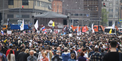 По оценкам полиции, на митинг пришли 7,5 тыс. человек