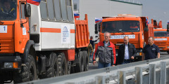 15 мая в ходе торжественной церемонии Владимир Путин открыл регулярное автомобильное движение по Крымскому мосту, который соединил материк с полуостровом