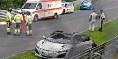 Прототип Honda NSX сгорел на Нюрбургринге. Фотослайдер 0