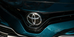 Бортовой журнал: Toyota Camry внешка
