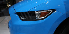 Без V6, но с экранами: как изменился Ford Mustang после рестайлинга