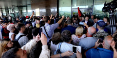 Ищенко призвал своих сторонников выйти на акцию протеста. Сам он объявил бессрочную голодовку