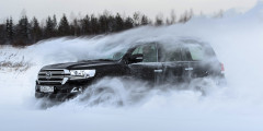 Снежный фарс. Тест-драйв Toyota Land Cruiser 200. Фотослайдер 0