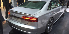 Audi привезла во Франкфурт топовую версию седана A8. Фотослайдер 0