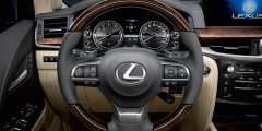В России начались продажи обновленного Lexus LX. Фотослайдер 1