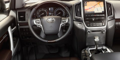 Toyota назвала цены на обновленный Land Cruiser 200. Фотослайдер 0