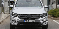 Mercedes вывел на тесты серийную версию GLC Coupe. Фотослайдер 0