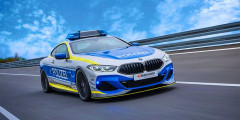 Купе BMW 8-Series превратили в 620-сильный полицейский суперкар
