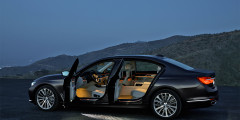 BMW представила новую «семерку». Фотослайдер 0