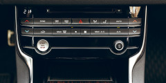 Парник Jaguar XF Интерьер