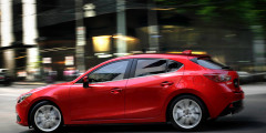 Mazda3 рассекретили в Чехии за несколько часов до премьеры . Фотослайдер 0