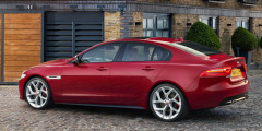 Jaguar начал производство седана XE. Фотослайдер 0