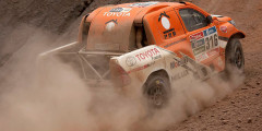 Серийный экстрим: как Toyota рискует на «Дакаре». Фотослайдер 0