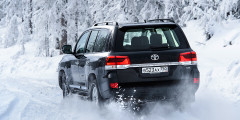 Снежный фарс. Тест-драйв Toyota Land Cruiser 200. Фотослайдер 0