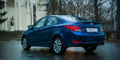 Тонкий лед. Ford Fiesta против Hyundai Solaris. Фотослайдер 1