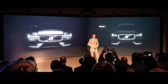 Volvo показала, как будет выглядеть новый XC90. Фотослайдер 0
