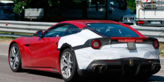 Спорткар Ferrari F12 М впервые замечен на тестах. Фотослайдер 0