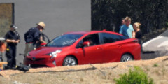 Новое поколение Toyota Prius заметили без камуфляжа. Фотослайдер 0
