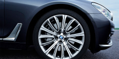BMW назвала российские цены на новую «семерку». Фотослайдер 0