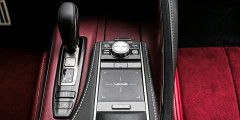 Lexus LC500 против Nissan GT-R - салон Lexus