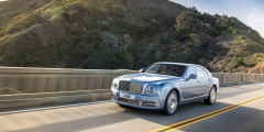 Bentley представил обновленную версию самого дорогого седана для России. Фотослайдер 0