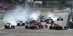 Ковры, концерты, кочки: как прошла первая гонка Формулы-1 в Баку. Фотослайдер 3