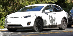 Первые поставки кроссовера Tesla Model-X начнутся через 3 месяца. Фотослайдер 0