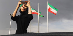 ИранЦензура в Иране узаконена Конституцией, согласно которой СМИ должны способствовать 