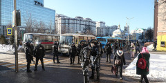 В течение дня полиция задерживала людей возле суда и у метро «Преображенская площадь»