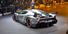 Lamborghini Veneno назвали худшим, что было после фашизма. Фотослайдер 0