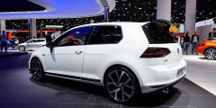 Volkswagen показал во Франкфурте самый мощный Golf GTI в истории. Фотослайдер 0