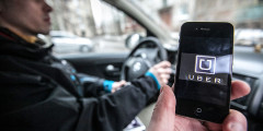 В феврале 2017 года диспетчерскую службу Uber оштрафовало московское управление Роспотребнадзора. Причина заключалась в том, что, по мнению ведомства, до потребителя не доводилась информация о лицензии и прохождении медицинского освидетельствования водителей такси, а также о потребительских свойствах услуги по перевозке, а именно — об исполнителе услуги. Размер штрафа составил 100 тыс. руб.