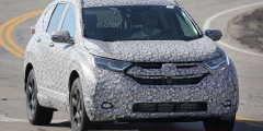 Новую Honda CR-V впервые заметили на тестах. Фотослайдер 0