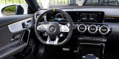 Mercedes привез в Россию автомобили с мощнейшей в мире «четверкой»