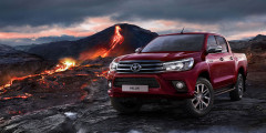 В России начались продажи нового пикапа Toyota Hilux. Фотослайдер 0
