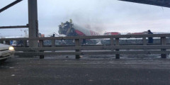 Киевское шоссе перекрыли из-за упавшего самолета . Фотослайдер 0