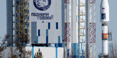 Ракета-носитель «Союз-2.1а» с российскими космическими аппаратами «Ломоносов», «Аист-2Д» и наноспутником SamSat-218 на стартовом комплексе космодрома Восточный


