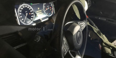 Опубликованы первые фотографии салона спорткара Aston Martin DB11. Фотослайдер 0